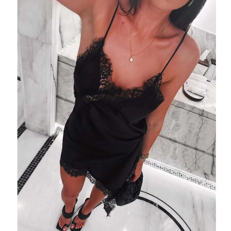 Vestido Slip de Renda Simone